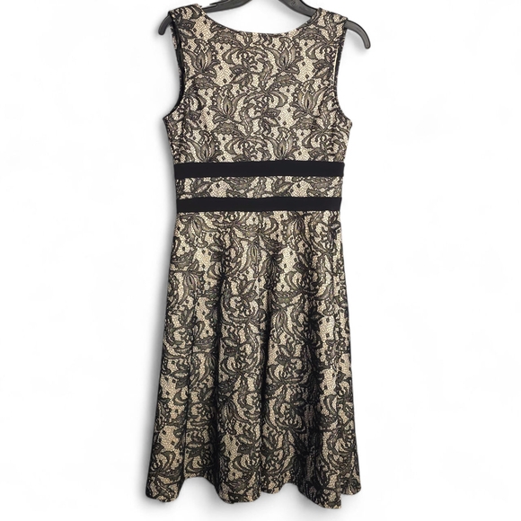 Elegant Black Lace Dress - Picture 2 of 7